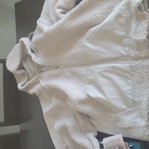 addidas sherpa she's tshirt large never worn brand new